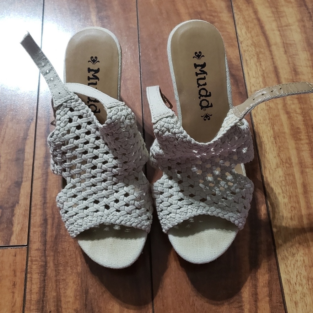 Mudd wedge shoes